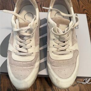 Donna Carolina Women's White and Gray Soft Leather Sneakers